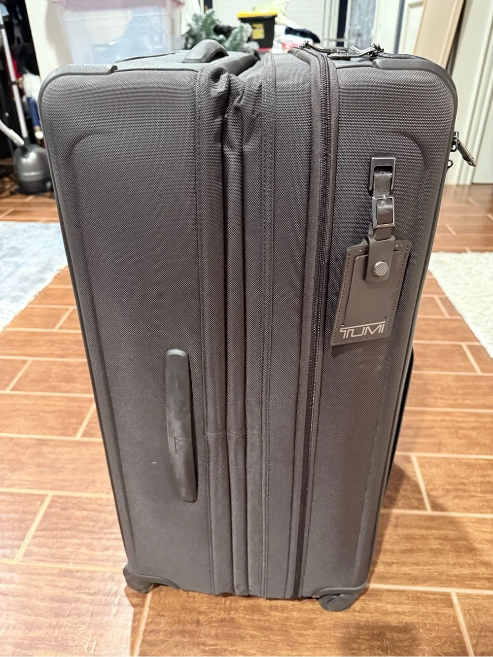 TUMI Alpha 3 Extended Trip Expandable Spinner | Anthracite | Discontinued Color